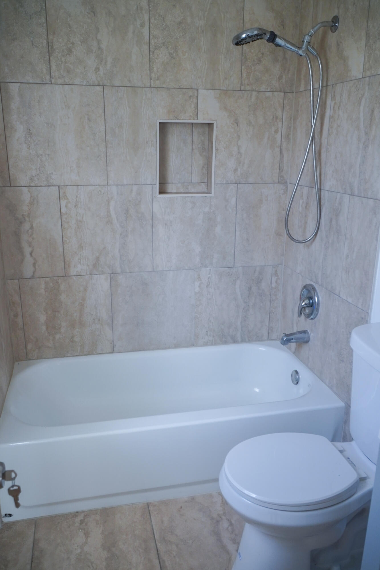 908 West 5th Street Riviera Beach, FL 33404 - Photo 30 of 40 BATHROOM ZOOMED IN