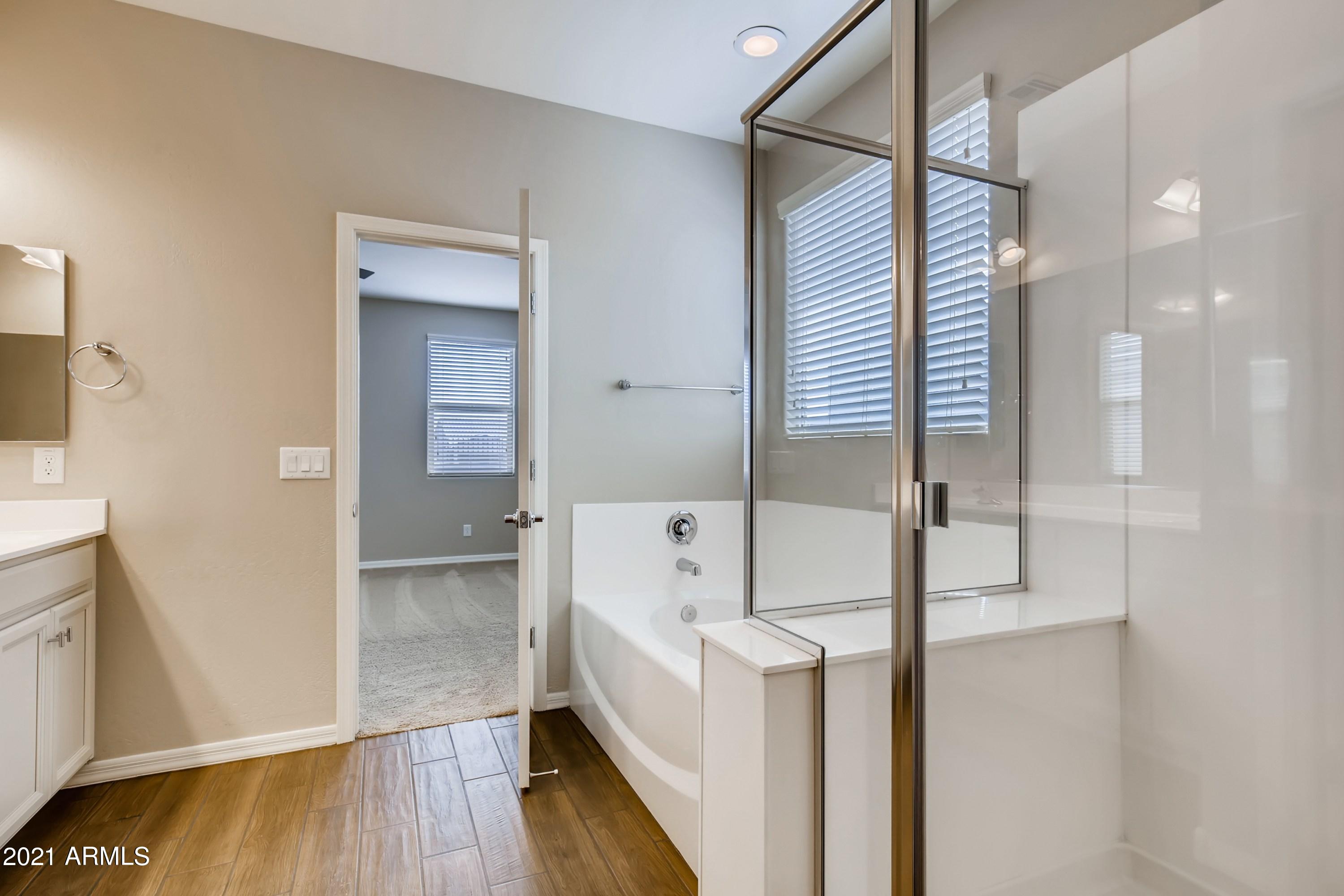 17735 West Sandy Road Goodyear, AZ 85338 - Photo 12 of 25 29 Primary Bathroom