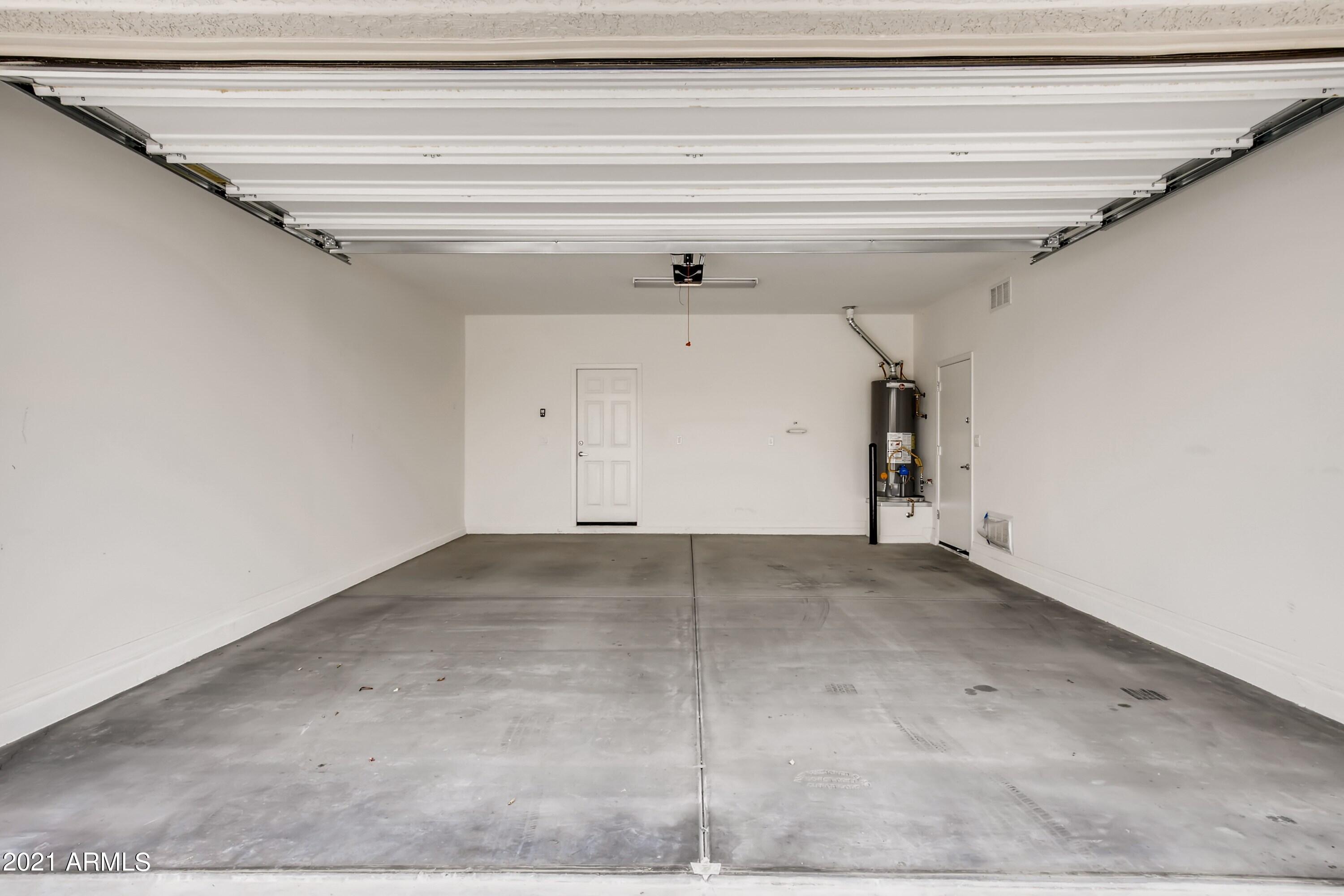 17735 West Sandy Road Goodyear, AZ 85338 - Photo 24 of 25 41 Garage