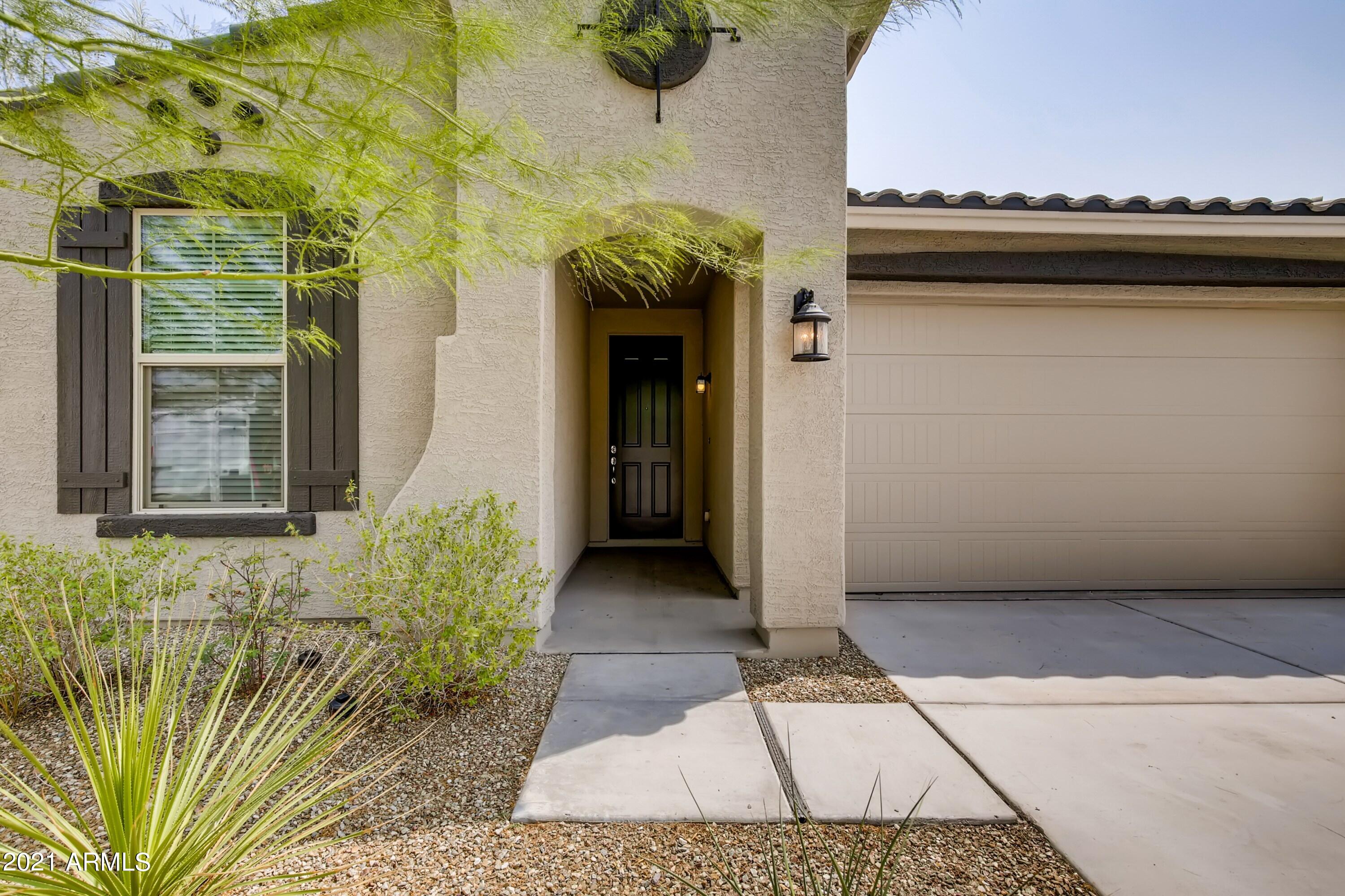 17735 West Sandy Road Goodyear, AZ 85338 - Photo 25 of 25 05 Exterior Front Entry