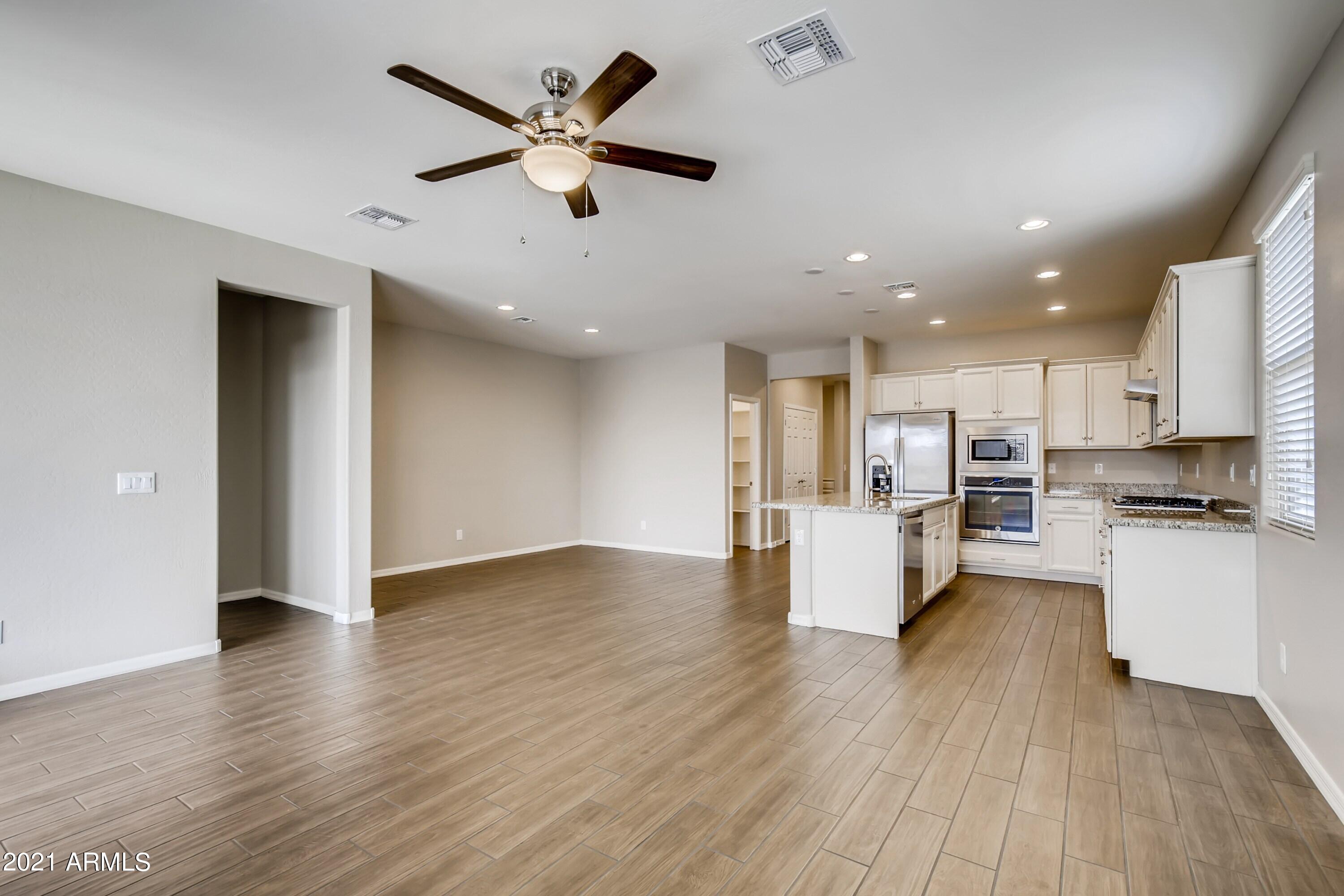 17735 West Sandy Road Goodyear, AZ 85338 - Photo 4 of 25 10 Living Room