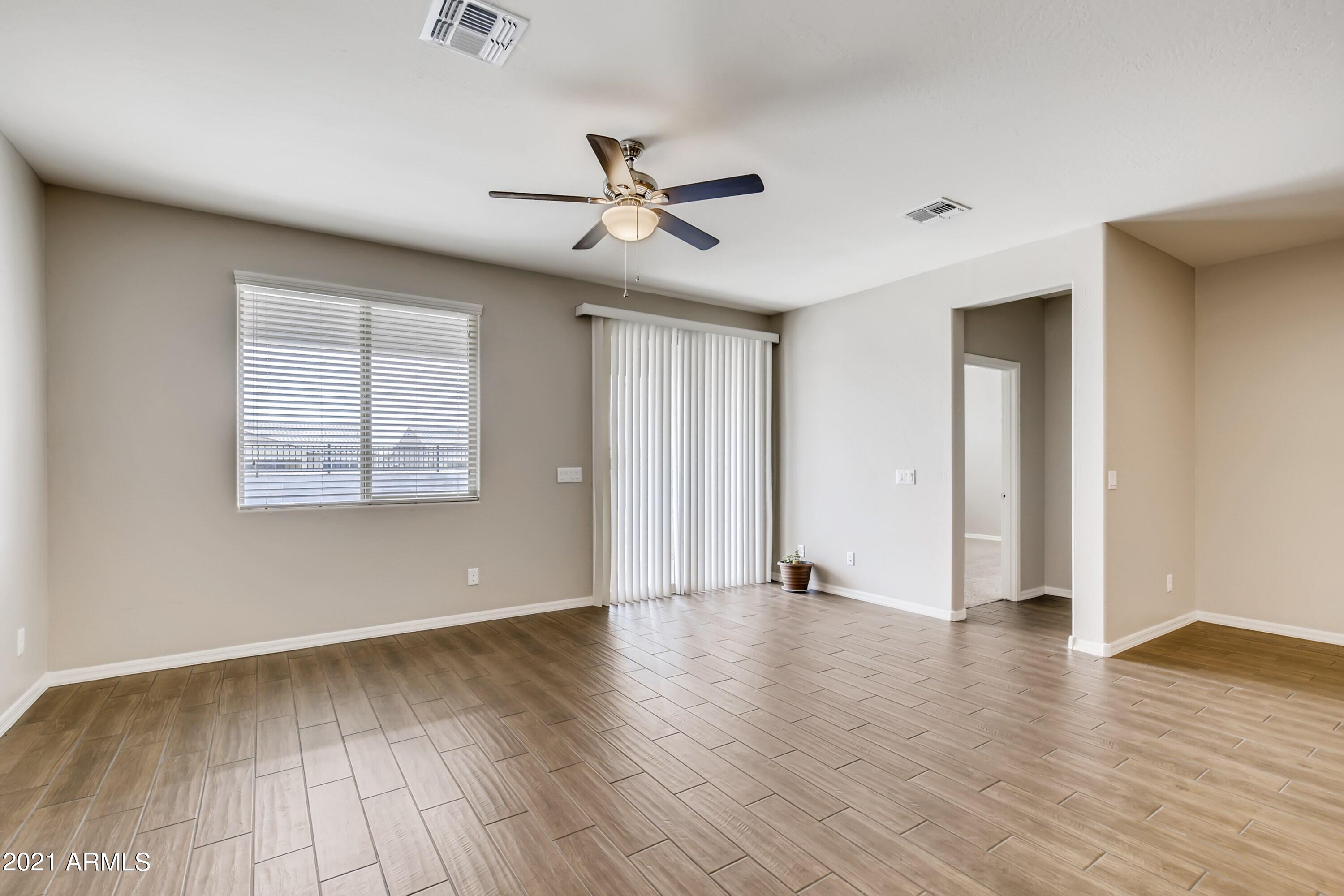 17735 West Sandy Road Goodyear, AZ 85338 - Photo 6 of 25 11 Living Room