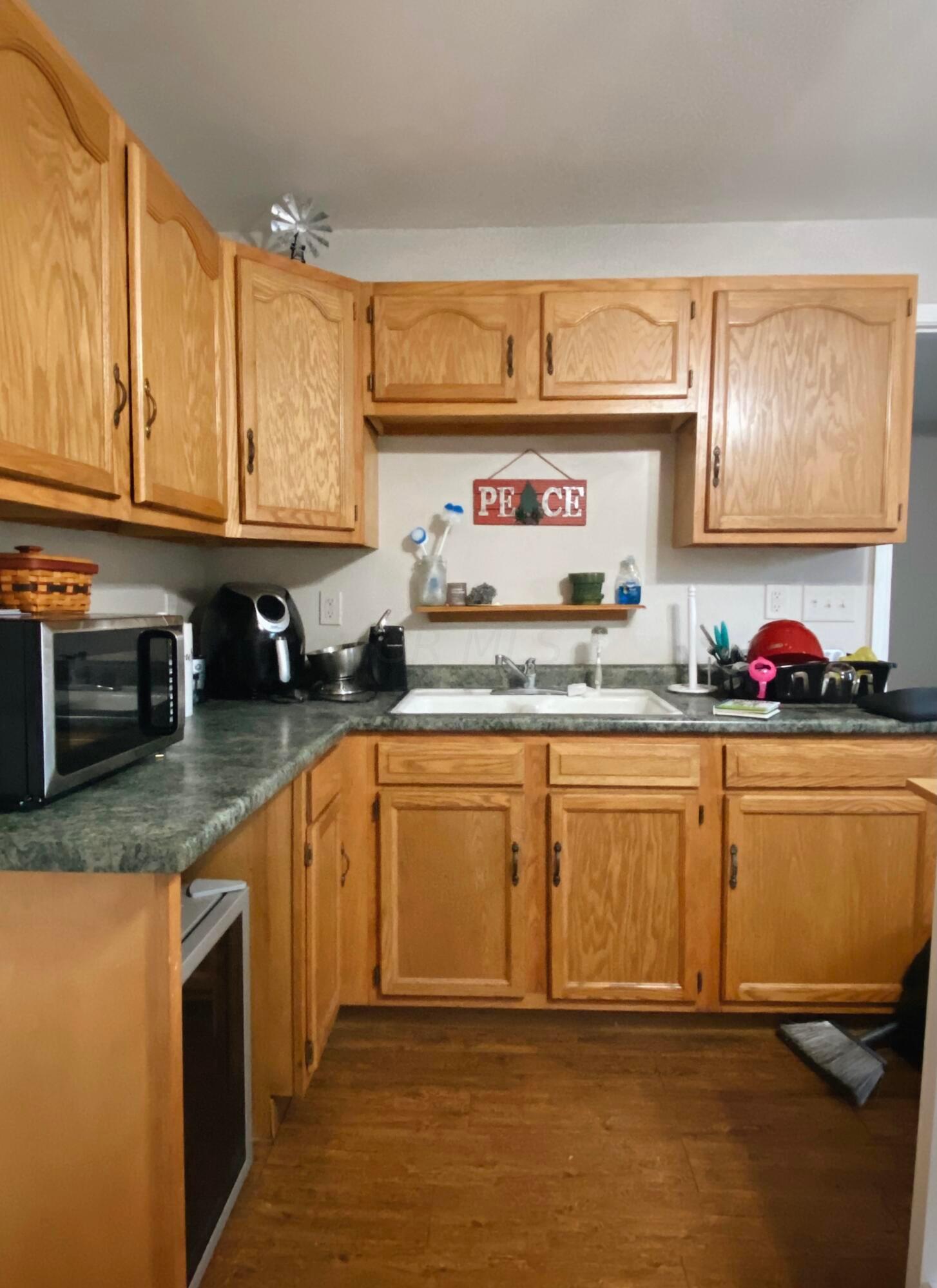 179 South 4th Street, Unit R Newark, OH 43055 - Photo 8 of 22 59F410E2-3DC9-480E-B46C-F80AB4DF4A27