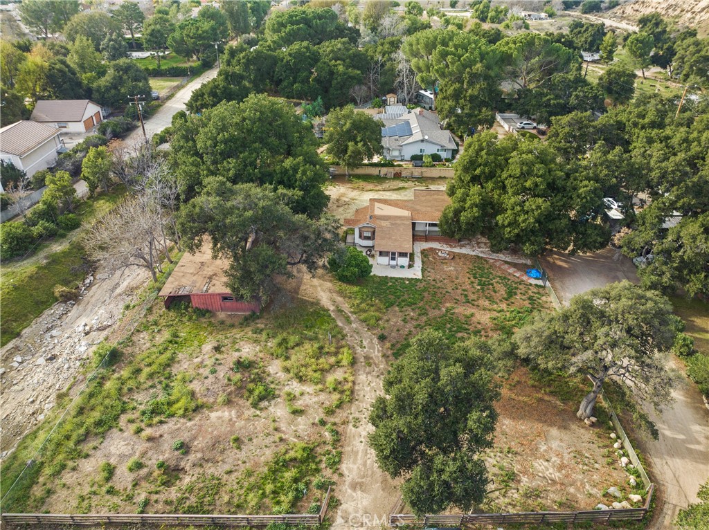 24811 Meadview Avenue Newhall, CA 91321 - Photo 13 of 73