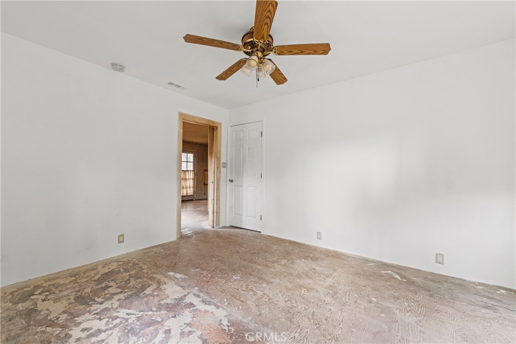 24811 Meadview Avenue Newhall, CA 91321 - Photo 44 of 73 a view of an empty room