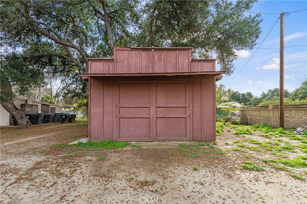 24811 Meadview Avenue Newhall, CA 91321 - Photo 54 of 73