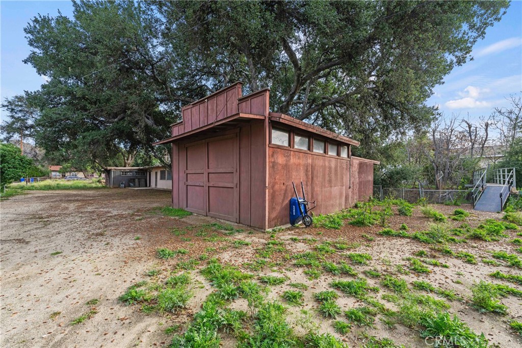 24811 Meadview Avenue Newhall, CA 91321 - Photo 55 of 73 a view of a backyard