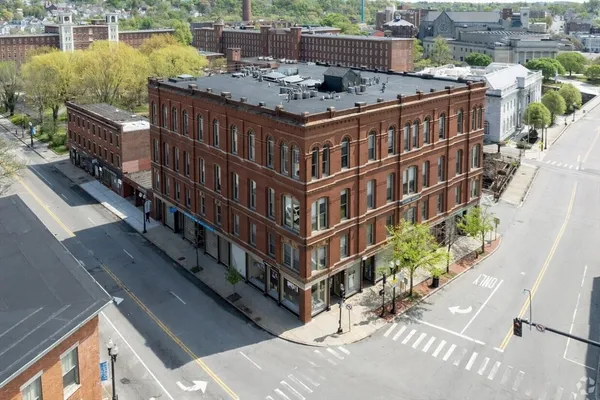 $2,400 | 10 Kearney Square, Unit 407, Lowell, MA 01852