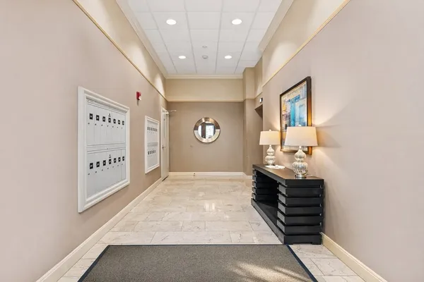 $2,400 | 10 Kearney Square, Unit 407, Lowell, MA 01852