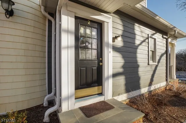 $3,800 | 174 Main Street, Unit 2, Madison, NJ 07940