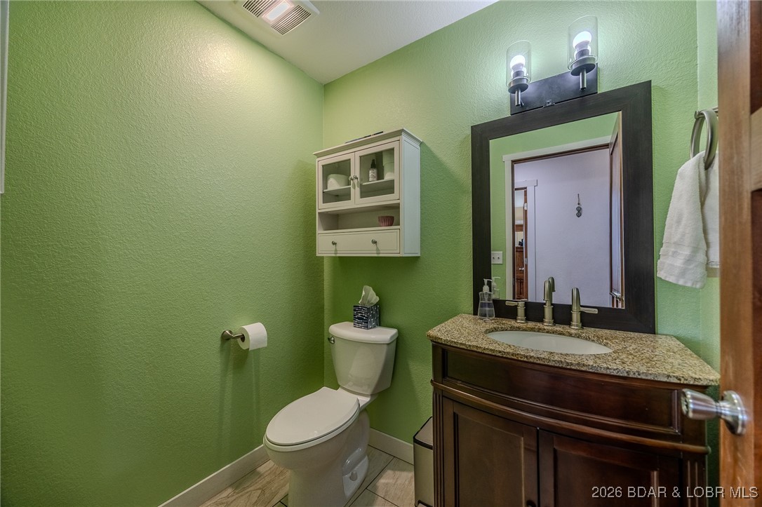 81 Restless Point Camdenton, MO 65020 - Photo 30 of 75 Upper-level guest bathroom.
