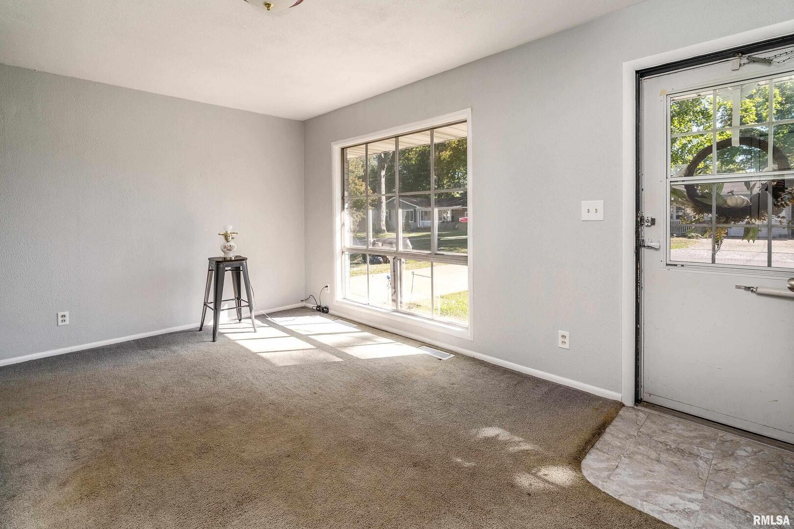 1206 West Goodall Street Marion, IL 62959 - Photo 4 of 30
