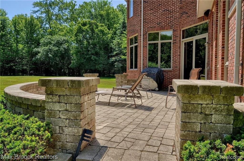 32250 Bingham Road Bingham Farms, MI 48025 - Photo 40 of 44