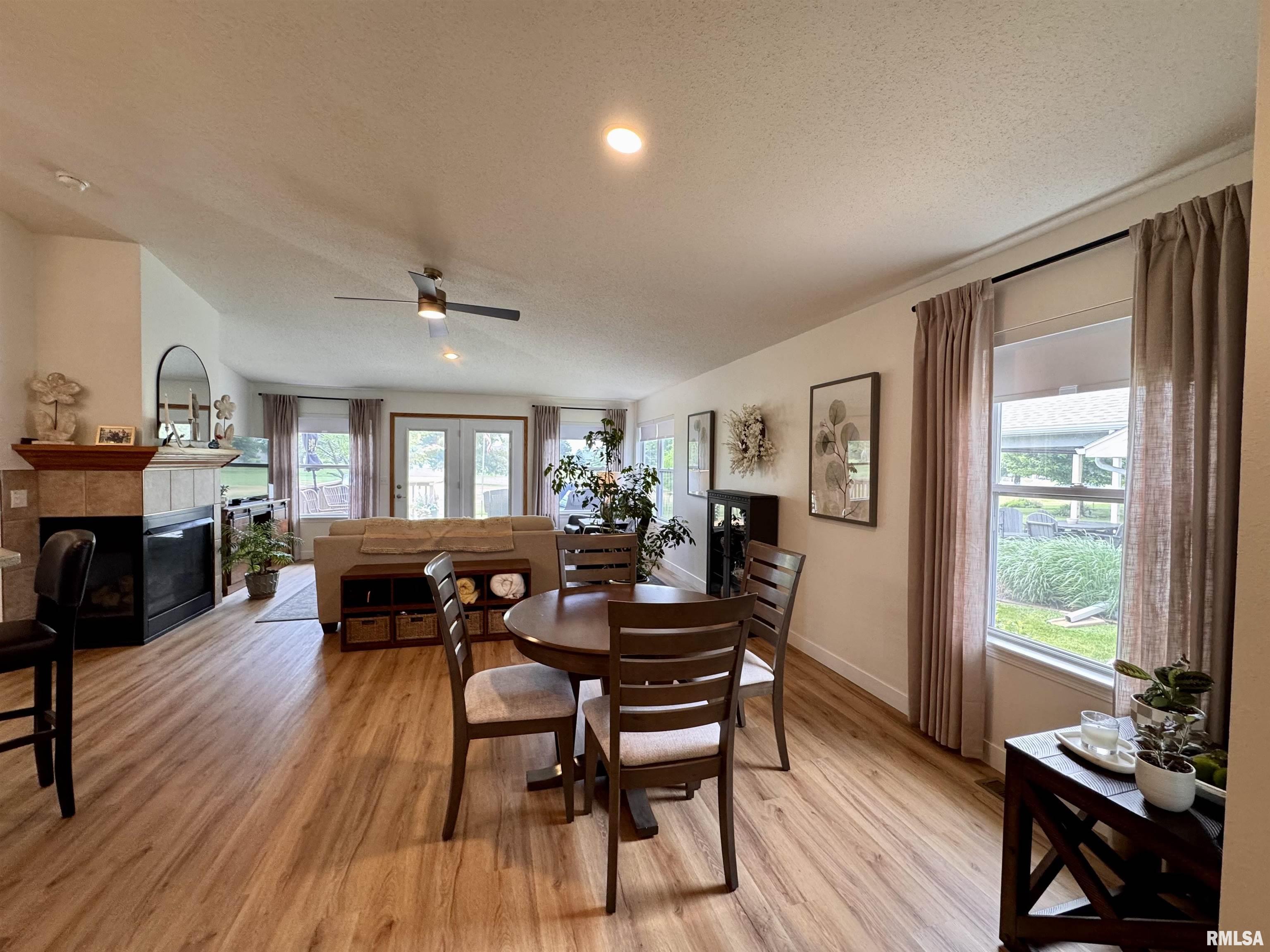 1123 Hawthorn Ridge Macomb, IL 61455 - Photo 5 of 34