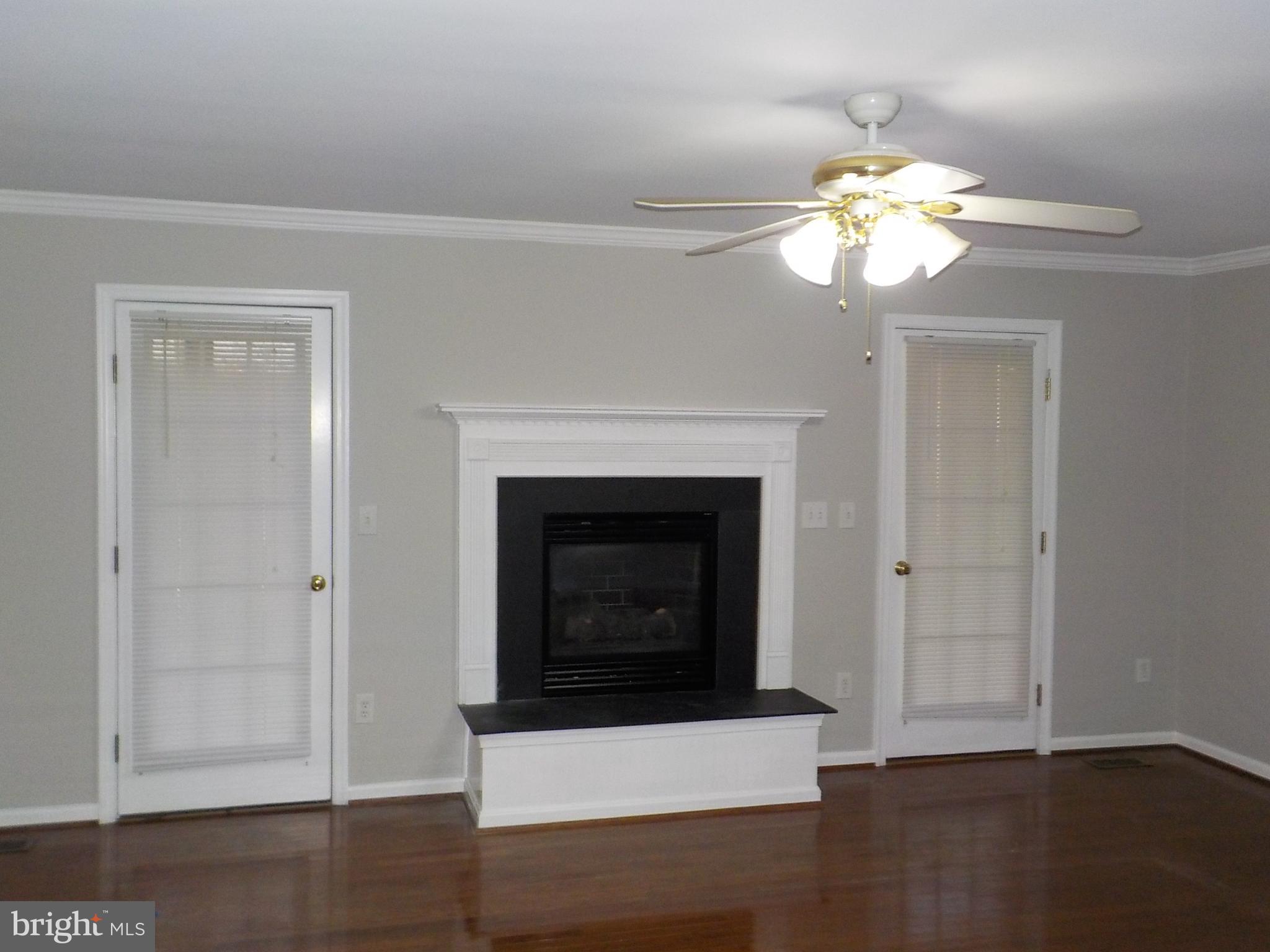 407 Battlefield Road Locust Grove, VA 22508 - Photo 7 of 12 Living