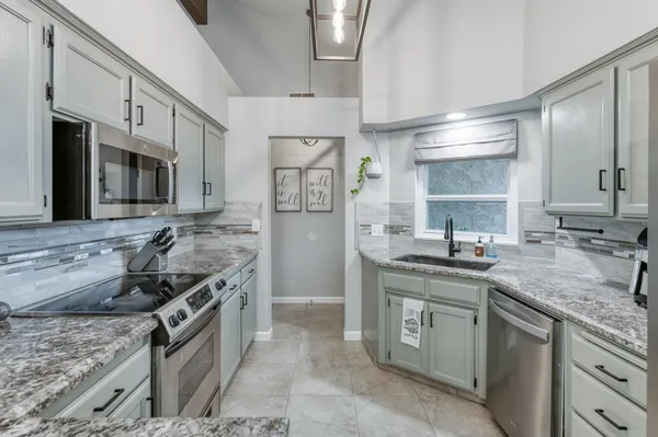 $465,000 | 288 West Magill Avenue, Clovis, CA 93612