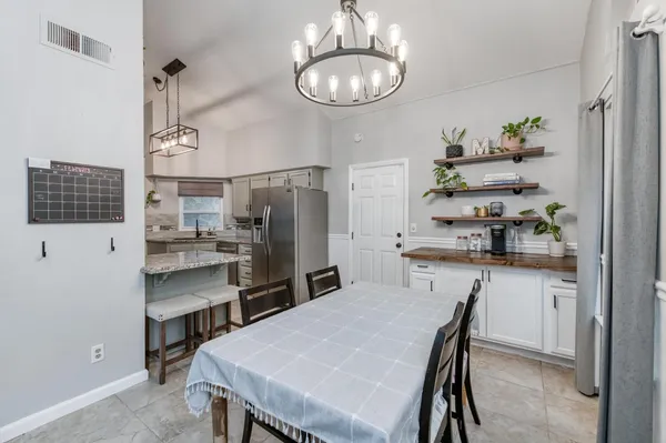 $465,000 | 288 West Magill Avenue, Clovis, CA 93612