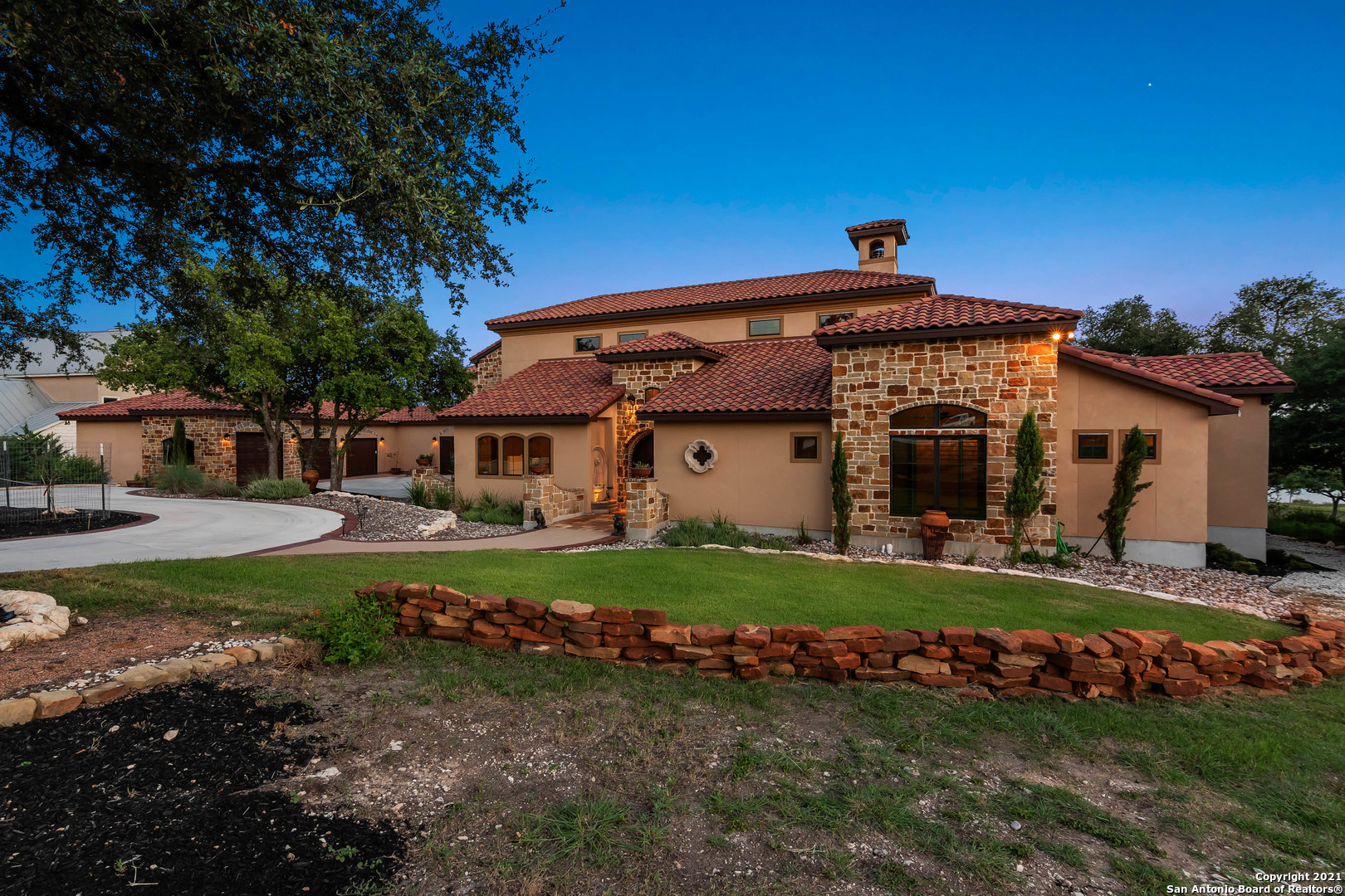 189 Shimmering Shore Court Spring Branch, TX 78070 - Photo 2 of 51