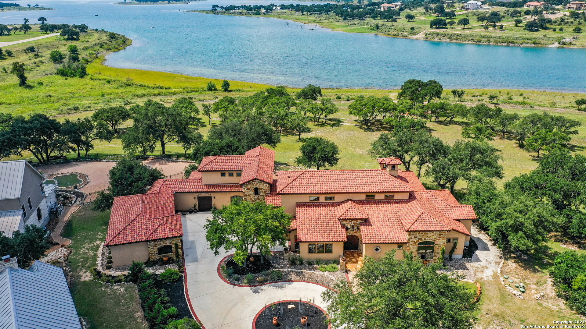 189 Shimmering Shore Court Spring Branch, TX 78070 - Photo 3 of 51