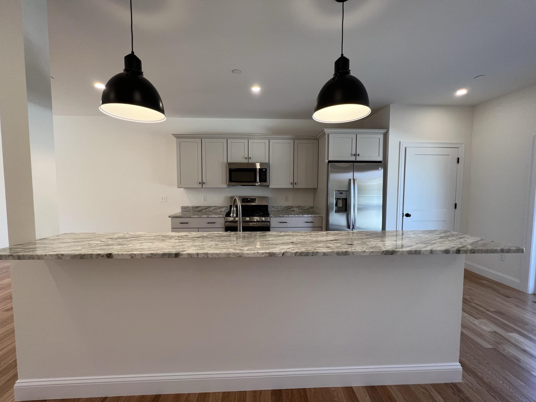 55 Ocean Road, Unit 10 Portsmouth, NH 03801 - Photo 3 of 37 Gallery Image 3