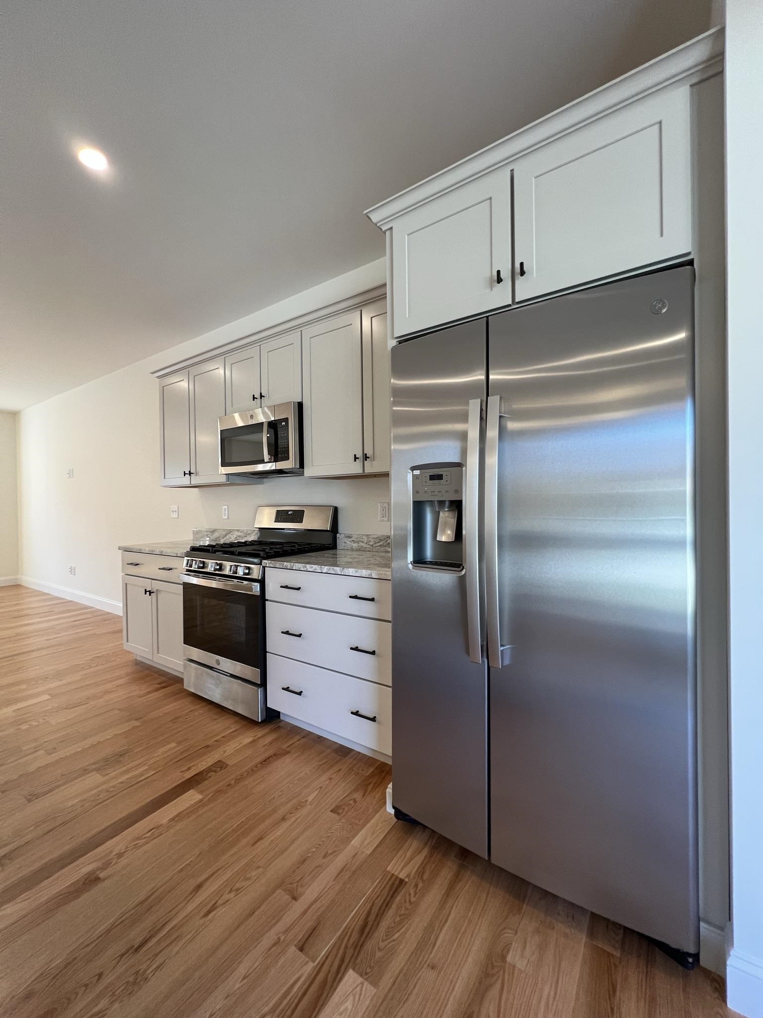 55 Ocean Road, Unit 10 Portsmouth, NH 03801 - Photo 4 of 37 Gallery Image 4