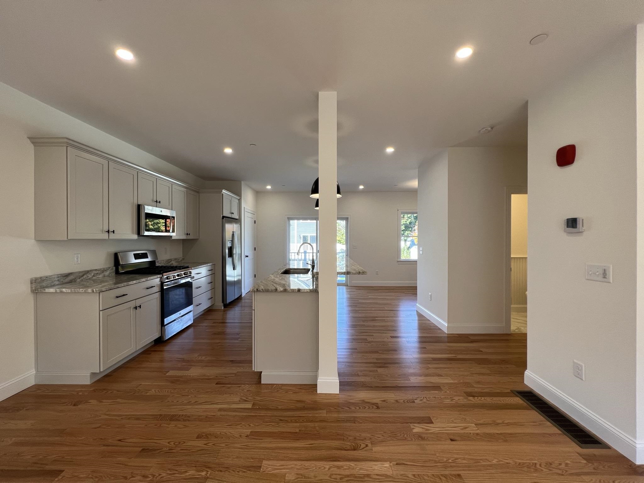 55 Ocean Road, Unit 10 Portsmouth, NH 03801 - Photo 8 of 37 Gallery Image 8