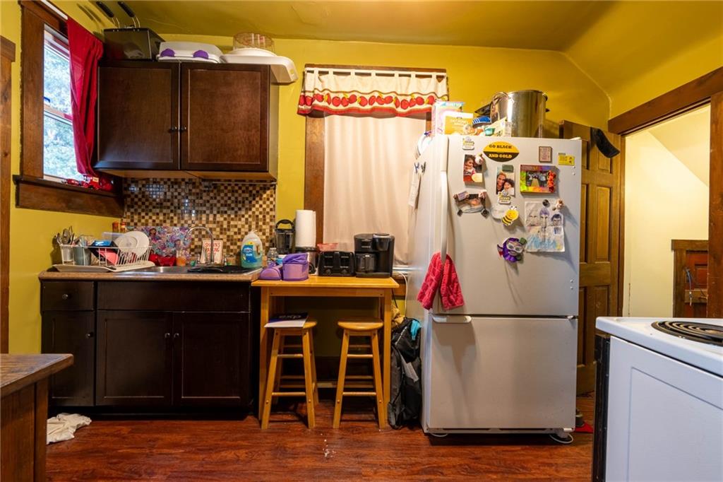 47 May Avenue McKees Rocks, PA 15136 - Photo 3 of 16 Gallery Image 3