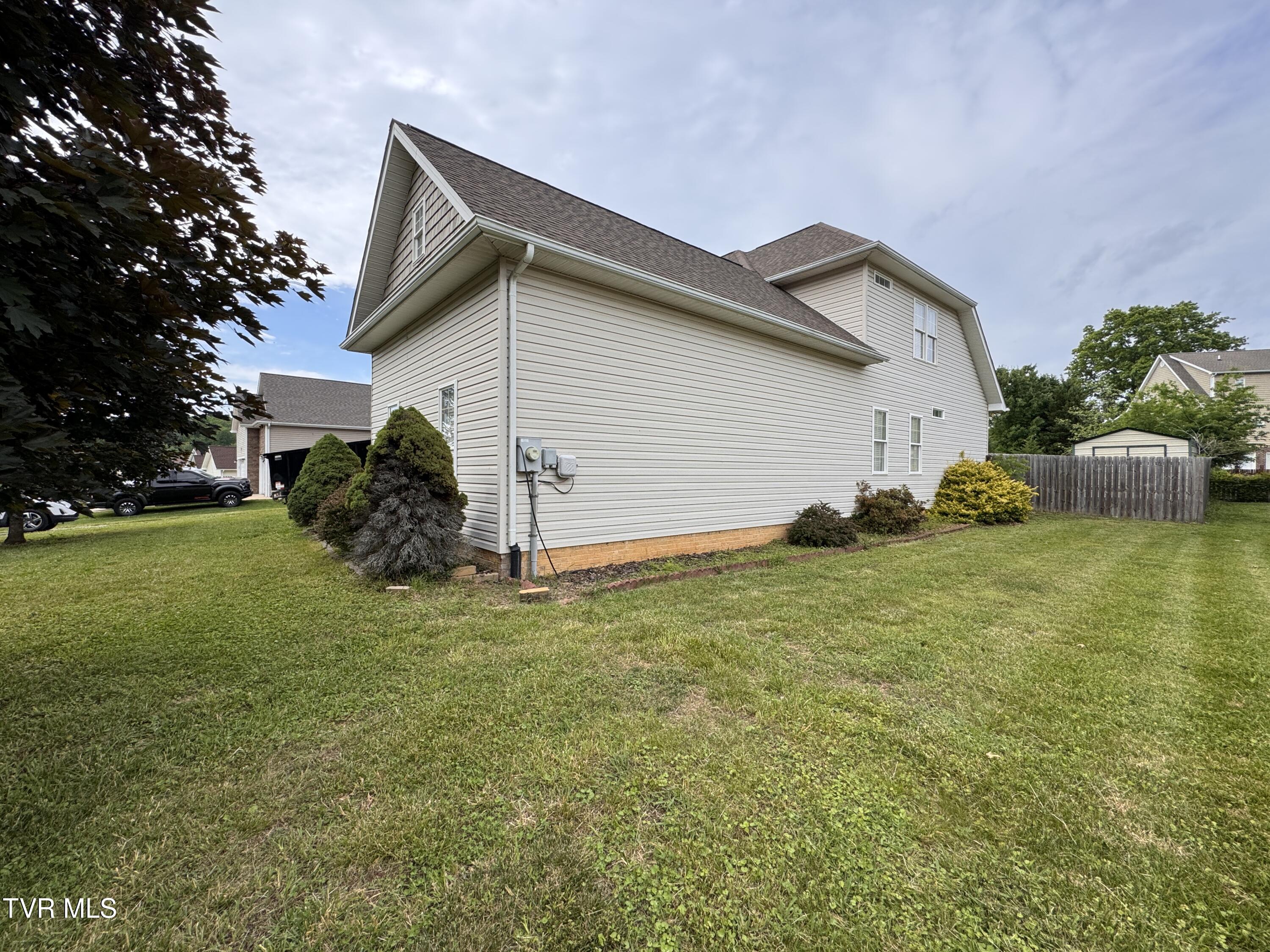 591 Free Hill Road Gray, TN 37615 - Photo 4 of 33 IMG_3864