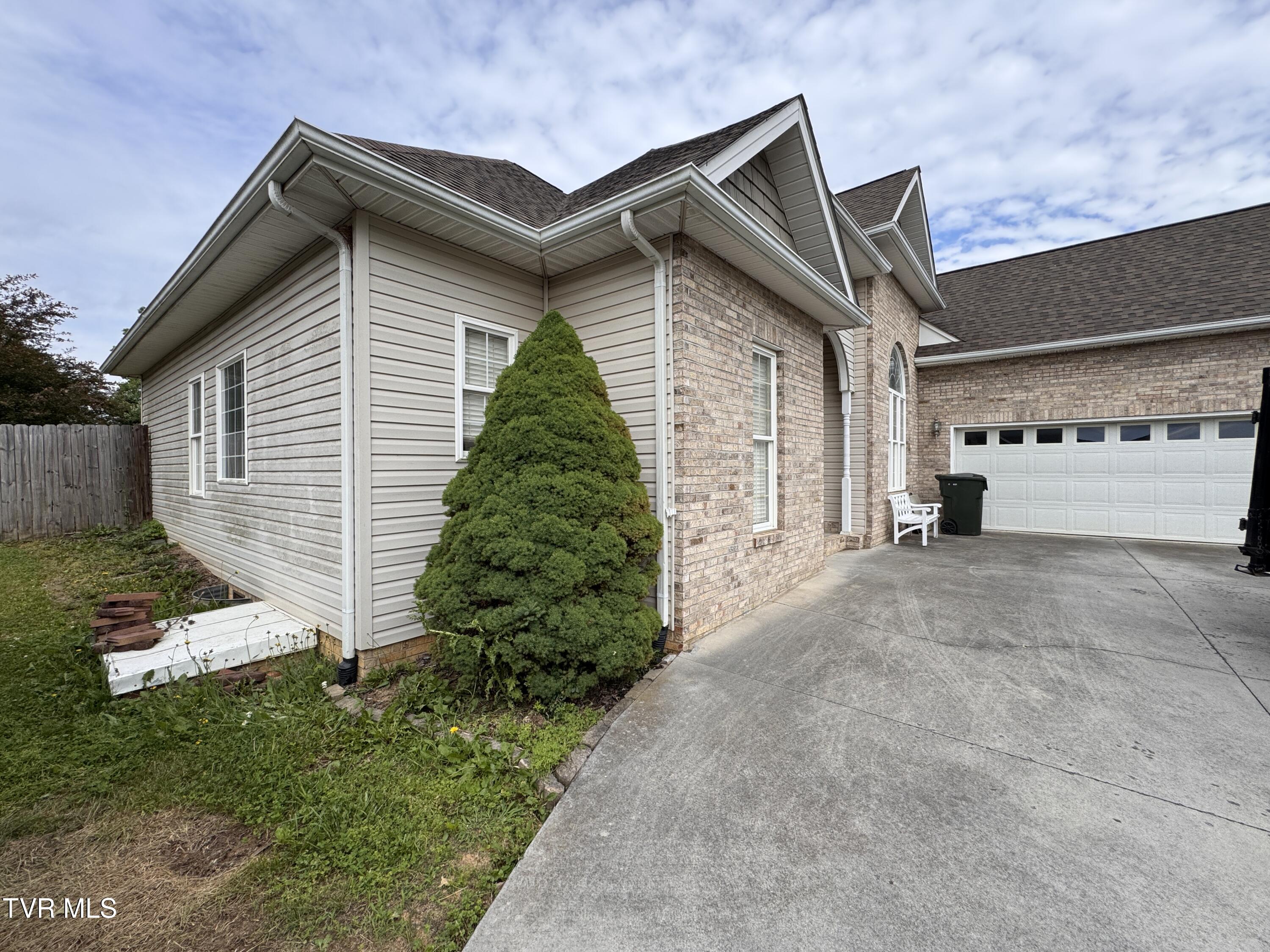 591 Free Hill Road Gray, TN 37615 - Photo 5 of 33 IMG_3866