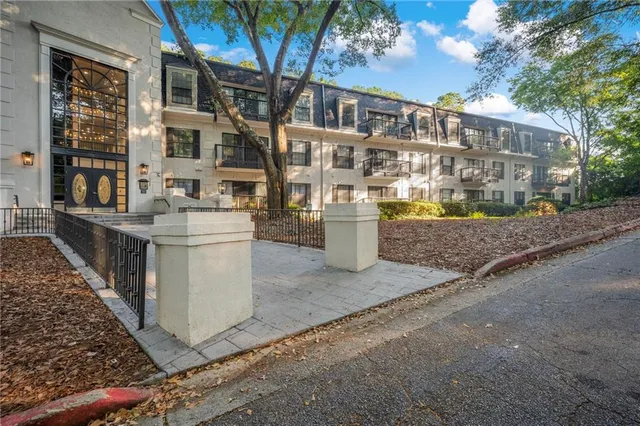 $2,200 | 2104 Pine Heights Drive Northeast, Atlanta, GA 30324