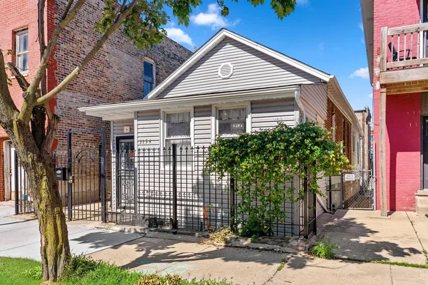 $439,800 | 3154 South Canal Street, Chicago, IL 60616