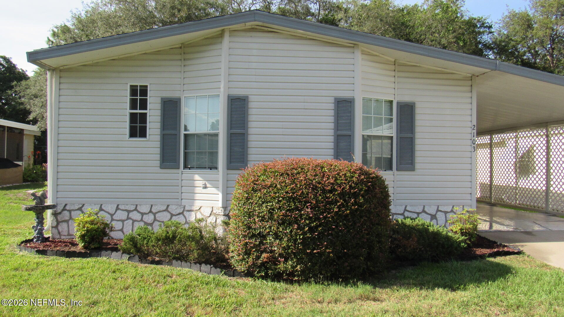 2103 Stacey Drive Mount Dora, FL 32757 - Photo 4 of 44 Cobb - Stacey Drive - Exterior front lan