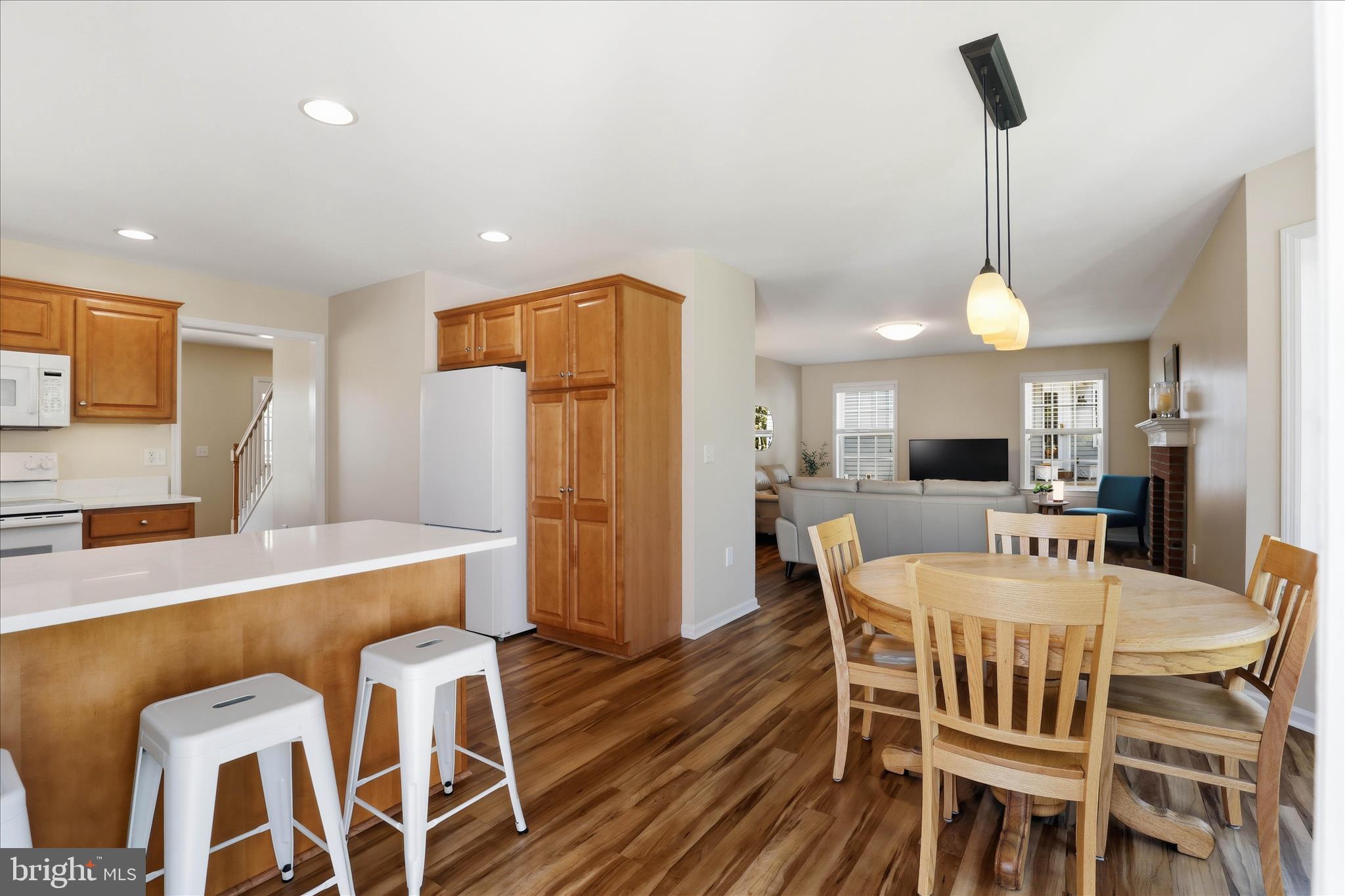 533 Thornberry Lane Lititz, PA 17543 - Photo 12 of 56 a dining room with furniture and window