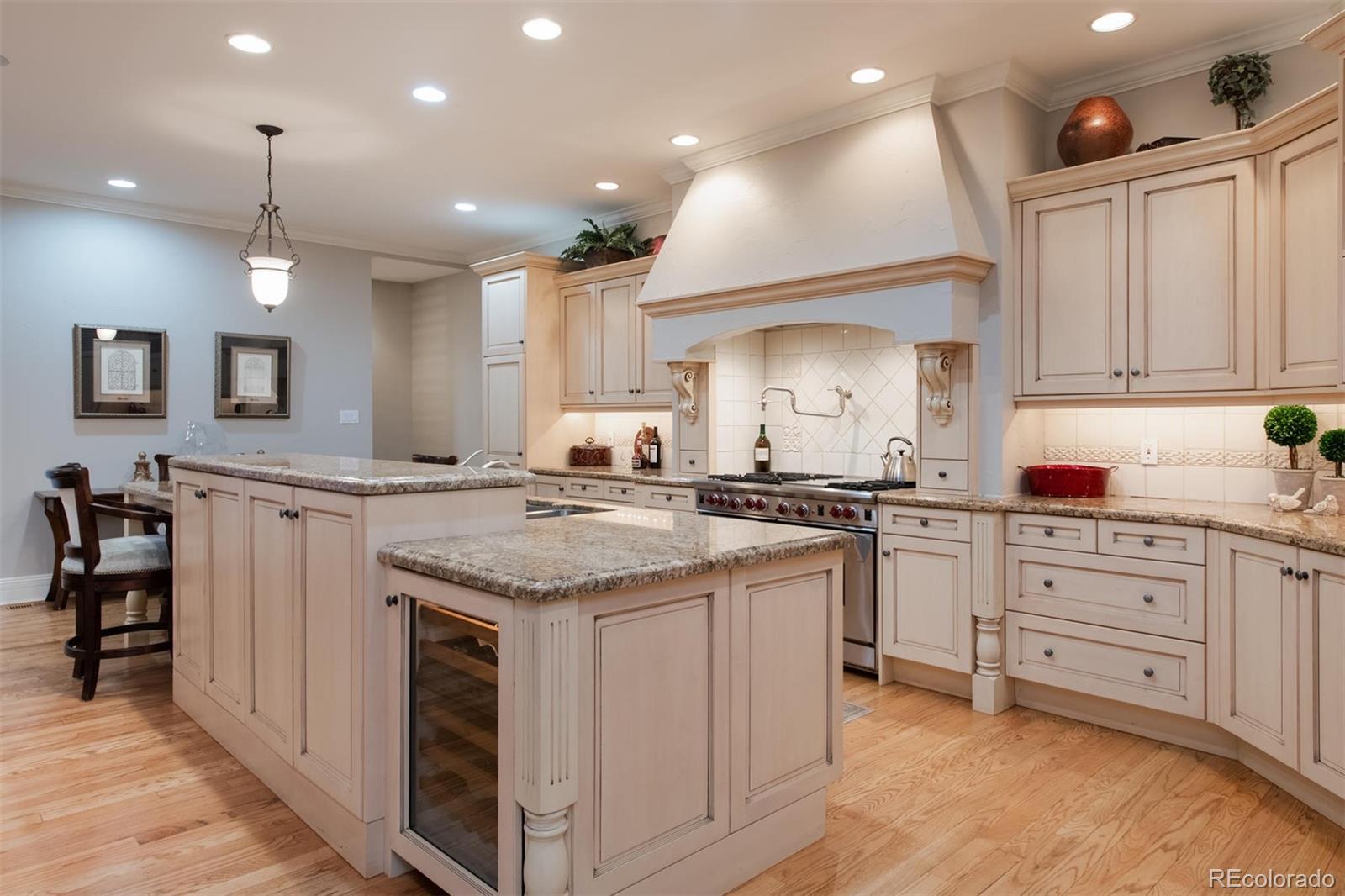 418 Steele Street Denver, CO 80206 - Photo 11 of 34