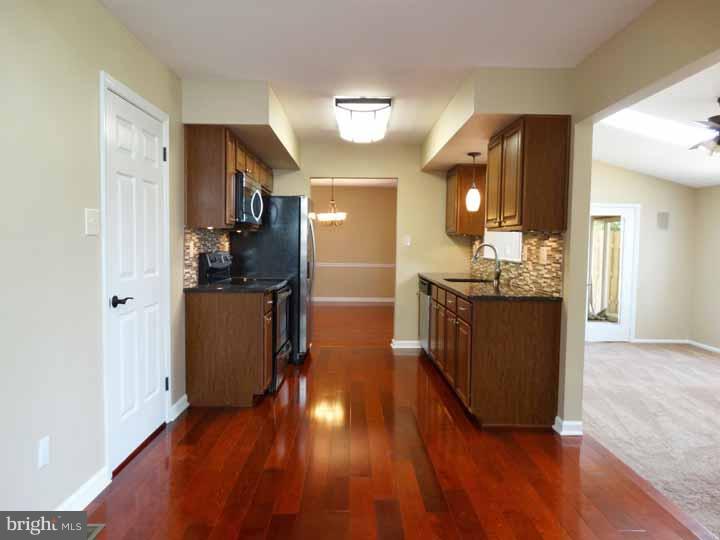 97 South Timber Road Holland, PA 18966 - Photo 7 of 24 Kitchen