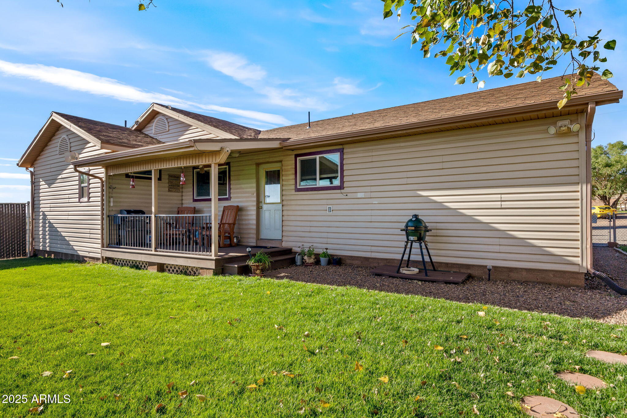 1689 Eager Avenue Snowflake, AZ 85937 - Photo 32 of 45 a backyard of a house with table and chairs