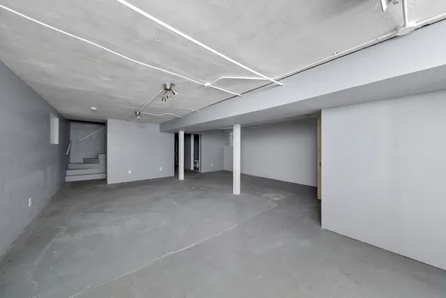 $224,999 | 7643 South Paxton Avenue, Chicago, IL 60649