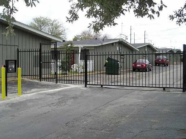 612 West 51st Street, Unit 101 Austin, TX 78751 - Photo 11 of 11 a view of a backyard