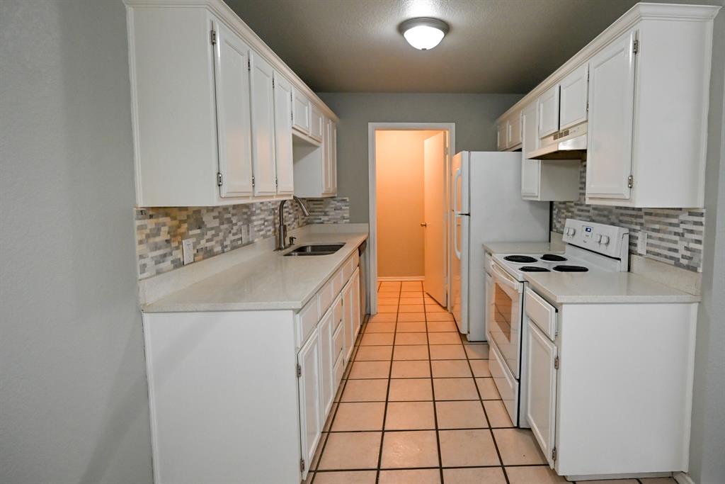 502 North Sewell Drive, Unit B Decatur, TX 76234 - Photo 3 of 10