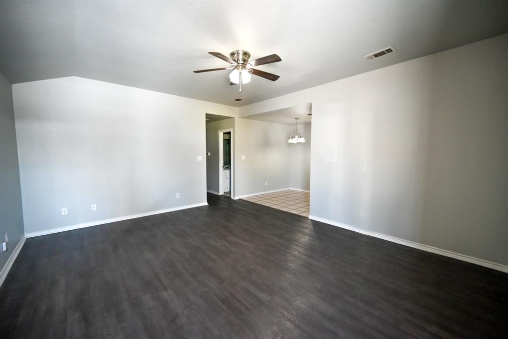 502 North Sewell Drive, Unit B Decatur, TX 76234 - Photo 6 of 10