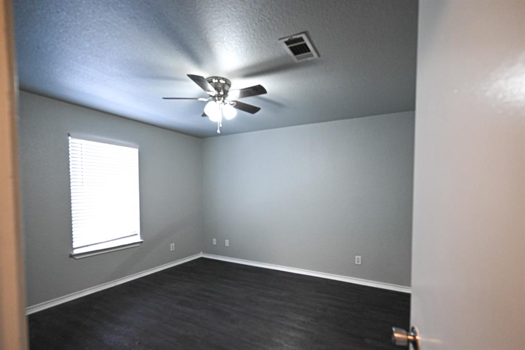 502 North Sewell Drive, Unit B Decatur, TX 76234 - Photo 8 of 10