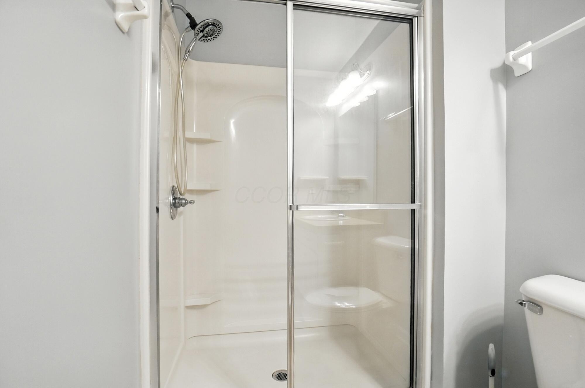 6169 Needletail Road Columbus, OH 43230 - Photo 25 of 57 En-Suite