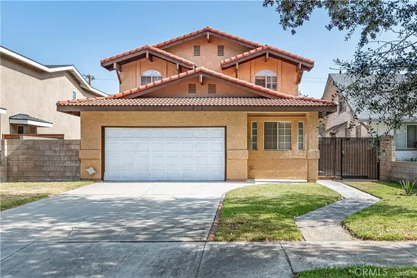 $2,500 | 415 West Center Street, Covina, CA 91723