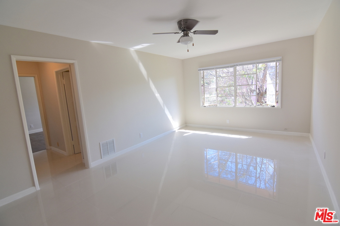 4051 Abourne Road, Unit D Los Angeles, CA 90008 - Photo 3 of 10