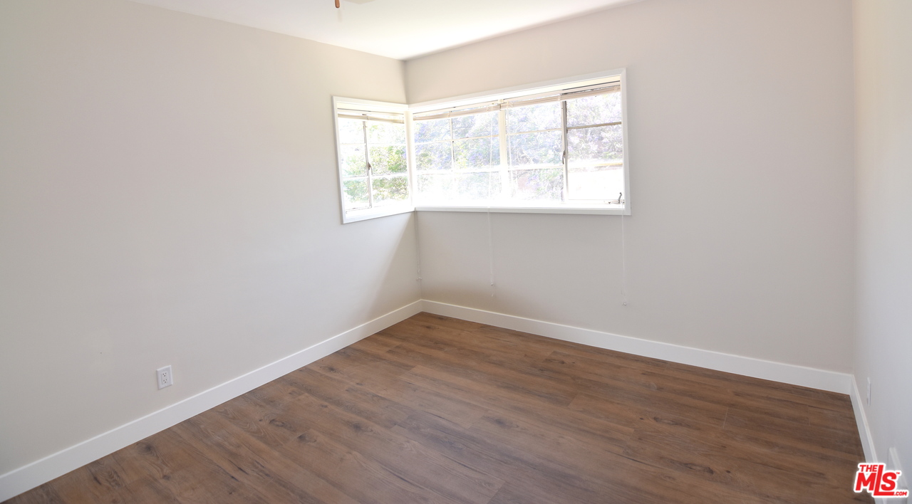 4051 Abourne Road, Unit D Los Angeles, CA 90008 - Photo 7 of 10