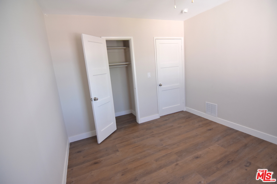 4051 Abourne Road, Unit D Los Angeles, CA 90008 - Photo 8 of 10