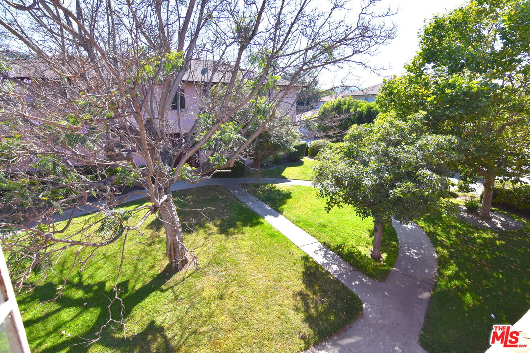4051 Abourne Road, Unit D Los Angeles, CA 90008 - Photo 9 of 10