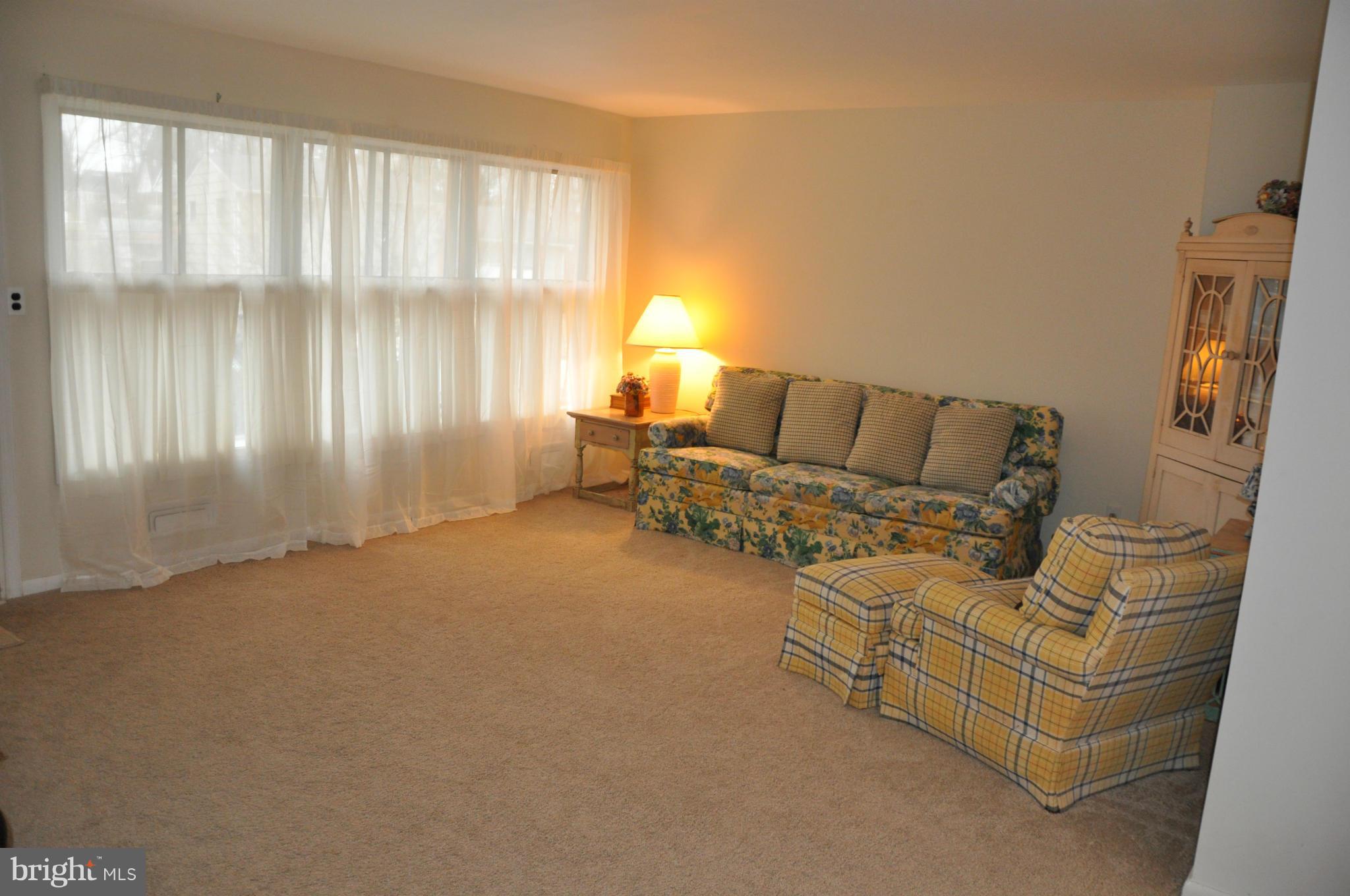 20 Wendslow Road Lutherville-Timonium, MD 21093 - Photo 11 of 29 Living Room