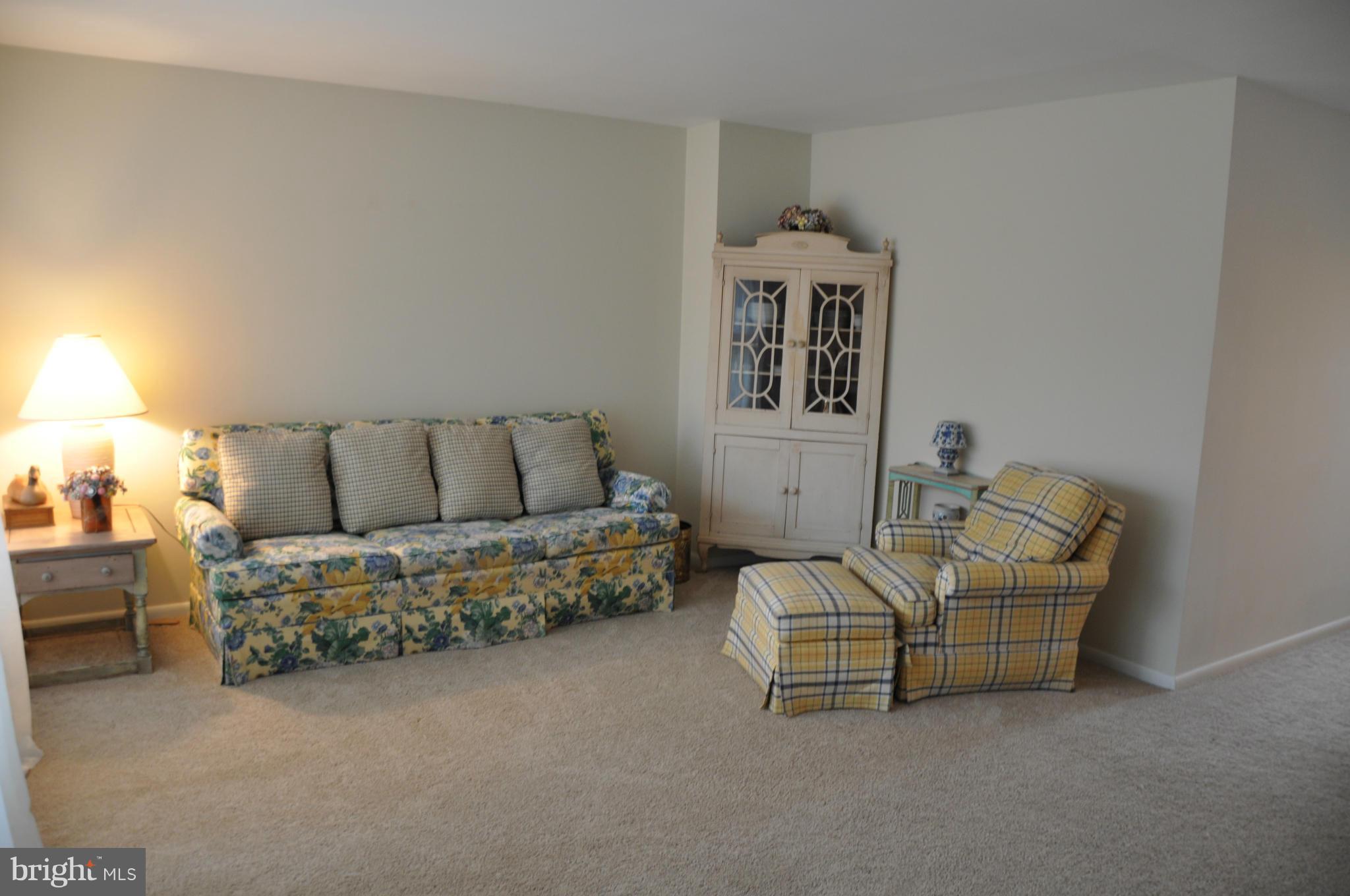 20 Wendslow Road Lutherville-Timonium, MD 21093 - Photo 8 of 29 Living Room