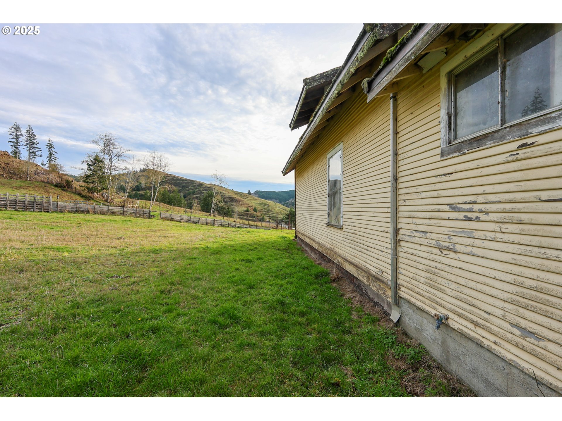 96312 Shutters Creek Road North Bend, OR 97459 - Photo 16 of 26